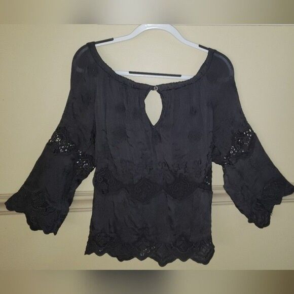 NWT Ladies Off the shoulder Top. GREY. Size: Medium - Picture 4 of 8